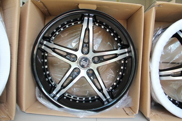 ฝากด้วยคับ ล้อขอบ18" ของใหม่ 5/120 กว้าง7.5 ออฟ 40 ราคาโดนใจ