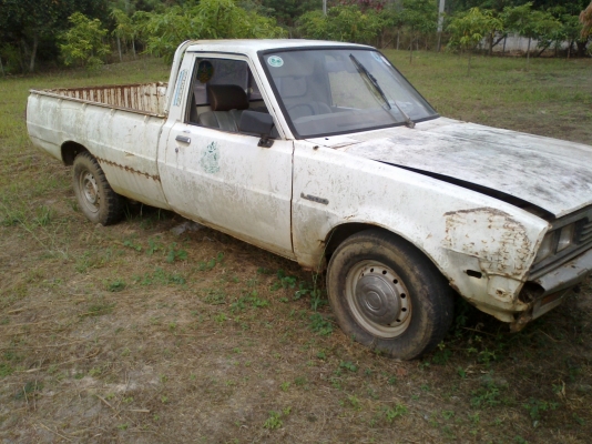 ขาย เหมาอะไหล่รถยนต์มือสอง รถกระบะ 7 คัน พร้อมทะเบียนชุดโอน toyota LN 56 มี 2 คัน