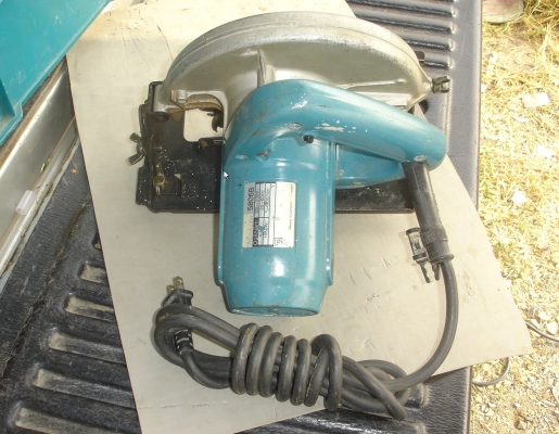ขายเลื่อยวงเดือน 7 นิ้ว makita รุ่น 5806B (1,050w.)