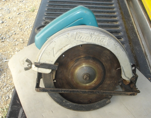 ขายเลื่อยวงเดือน 7 นิ้ว makita รุ่น 5806B (1,050w.)