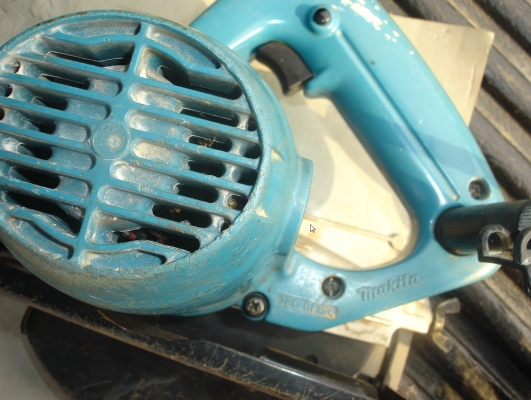 ขายเลื่อยวงเดือน 7 นิ้ว makita รุ่น 5806B (1,050w.)