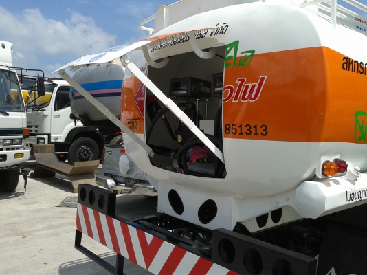 รับผลิตแท๊งค์บรรทุกน้ำมันเชื้อเพลิง รับผลิตแท๊งค์บรรทุกน้ำมันเชื้อเพลิง