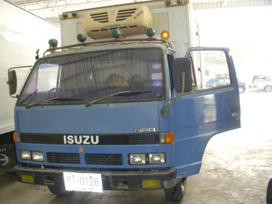 6ล้อ ตู้เย็นNPR 115HPยาว5ม.