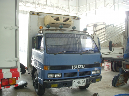 6ล้อ ตู้เย็นNPR 115HPยาว5ม. 6ล้อ ตู้เย็นNPR 115HPยาว5ม.