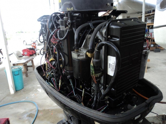ขายด่วนเครื่อง Mercury 200Hp ท่อนหางสั้น