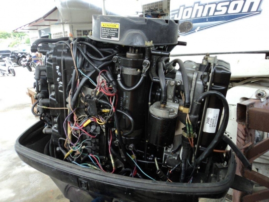 ขายด่วนเครื่อง Mercury 200Hp ท่อนหางสั้น