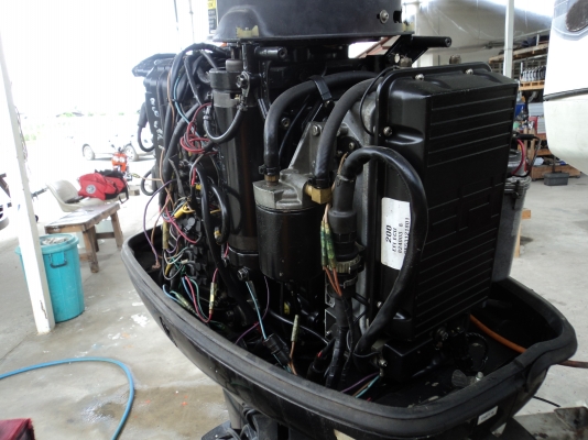 ขายด่วนเครื่อง Mercury 200Hp ท่อนหางสั้น