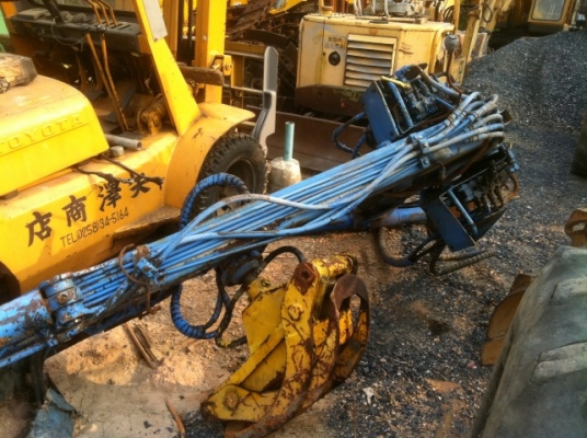 เฮี๊ยบ คีบไม้ ปากคีบหมุนได้ เฮี๊ยบ คีบไม้ ปากคีบหมุนได้