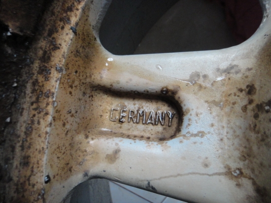 ขายล้อแม็กออฟลึก 6 ก้าน ขนาด 15 นิ้ว 5 รู 114 et10 กว้าง 8 นิ้ว