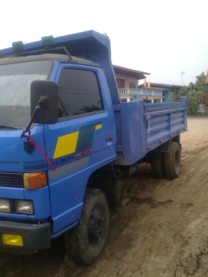 ต้องการขายรถบรรทุกหกล้อ ISUZU