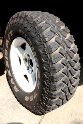 ต้องการขายยางMaxxis bighorn mt 265 75 16