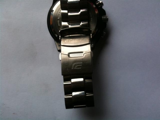 นาฬิกาข้อมือ CASIO Edifice Chronograph รุ่น EF-560D-1AVDF