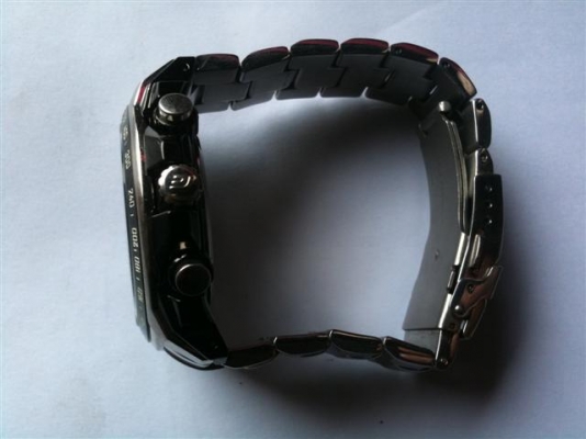 นาฬิกาข้อมือ CASIO Edifice Chronograph รุ่น EF-560D-1AVDF