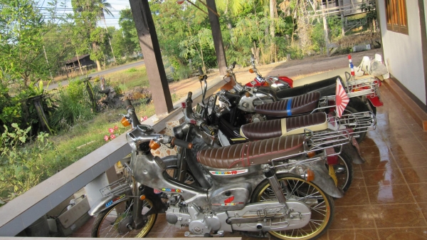 ชียกคอกหาแลกกะบะตอนเดียวครับ...สนใจแลกคันไหนหรือเหมารวมแลกยกคอกราคาสมน้ำสมเนื้อลองว่ามาเลยครับ....สนใจติดต่อ080-1696651... ลดกระหน่ำซัมเมอรืเซล ชี102งานตีเหล็กทั้งคันเครื่องดรีม100ตัวใหม่มีเล่มทะเบียน+ป้ายทะเบียนสภาพพร้อมใช้งานลดๆๆๆเหลือ22000ถุกไปเลยครับ