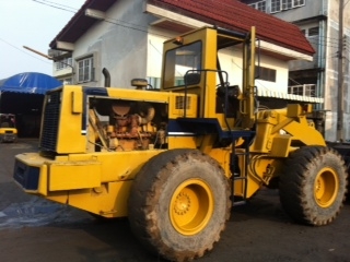 KOMATSU WA300-1/SN 35000&rlm; สภาพดี สนใจติดต่อคุณรัตนศักดิ์ โทร.081-7621704