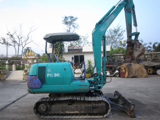 ขาย รถขุดเล็ก KOMATSU รุ่น PC30-7E- แทร็กเหล็ก มือสองญี่ปุ่น
