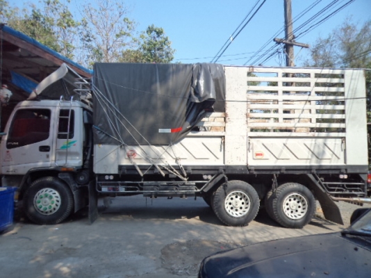 ขายรถอีซูซุเดก้า10ล้อเครื่อง195แรงม้า สภาพสวยๆพร้อมใช้งานคับ