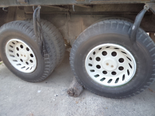 ขายรถอีซูซุเดก้า10ล้อเครื่อง195แรงม้า สภาพสวยๆพร้อมใช้งานคับ ขายรถอีซูซุเดก้า10ล้อเครื่อง195แรงม้า สภาพสวยๆพร้อมใช้งานคับ