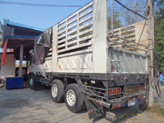 ขายรถอีซูซุเดก้า10ล้อเครื่อง195แรงม้า สภาพสวยๆพร้อมใช้งานคับ ขายรถอีซูซุเดก้า10ล้อเครื่อง195แรงม้า สภาพสวยๆพร้อมใช้งานคับ