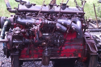 ขายเครื่องhino ed100  260แรงม้า พร้อมเกียร์  เครื่องยนต์แน่น ไม่หลวม ไม่เคยรื้อ