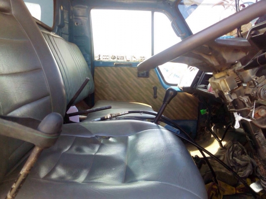 TOYOTA DYNA BU91 - 115 HP 14B หกล้อดั๊มพ์ สามใบปัด กระบะดั๊มพ์เหล็ก 4 ตันความยาว 3.60 เมตรสภาพสวย ช่วงล่างใหญ่ติด F หน้าหลัง เครื่องแรงดีไม่เยิ้ม ภายในเก๋งคอนโซลครบพร้อม พวงมาลัยเพาเวอร์ ช่วงล่างยาง 8.25 ขอบ 16 สภาพดี 70\% พร้อมบรรทุกพร้อมทำงานได้เลย เอกสา