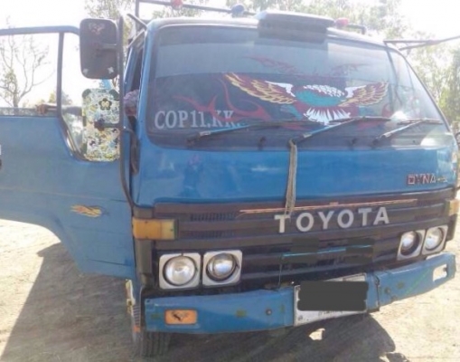 TOYOTA DYNA BU91 - 115 HP 14B หกล้อดั๊มพ์ สามใบปัด กระบะดั๊มพ์เหล็ก 4 ตันความยาว 3.60 เมตรสภาพสวย ช่วงล่างใหญ่ติด F หน้าหลัง เครื่องแรงดีไม่เยิ้ม ภายในเก๋งคอนโซลครบพร้อม พวงมาลัยเพาเวอร์ ช่วงล่างยาง 8.25 ขอบ 16 สภาพดี 70\% พร้อมบรรทุกพร้อมทำงานได้เลย เอกสา
