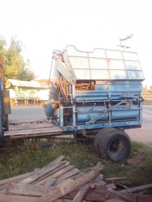 ขายรถนวดข้าวเครื่องอีซูซุ100แรงฝาขาวช่วงล่างโตโยต้าหกล้อ100แรงยางดีหกเส็น เครื่องเกียร์ดีขายด่วน65000บาทราคาตัดเลยครับ ขายรถนวดข้าวเครื่องอีซูซุ100แรงฝาขาวช่วงล่างโตโยต้าหกล้อ100แรงยางดีหกเส็น เครื่องเกียร์ดีขายด่วน65000บาทราคาตัดเลยครับ