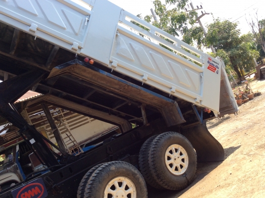 ขาย 10 ล้อครับเม้ก้า ดั้มสามมิตรลอนเฉียง สวยๆครับ