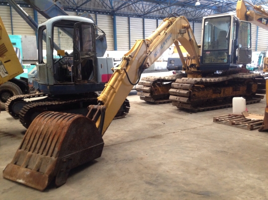 รถขุด Komatsu PC100L-5 แทร็ค 80cm. เครื่องยนต์ 4 สูบ สนใจโทร. 080-6565422 (หนิง)