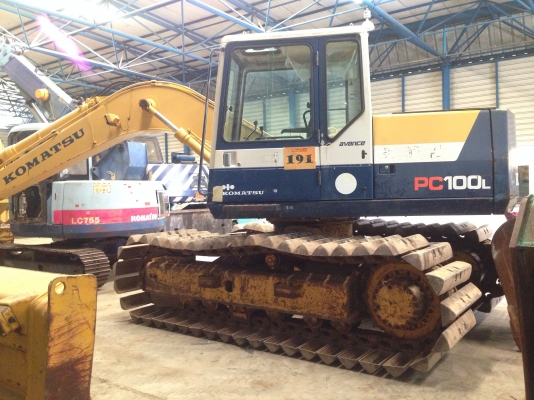 รถขุด Komatsu PC100L-5 แทร็ค 80cm. เครื่องยนต์ 4 สูบ สนใจโทร. 080-6565422 (หนิง)