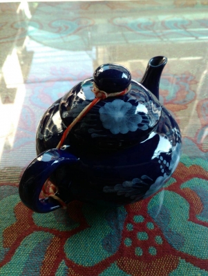 กาน้ำชา เก่าเก็บอายุประมาณ 20 ปี สภาพสวยสมบูรณ์ ไม่แตกไม่ร้าว ท่านใดสนใจนำไปเก็บสะสม โทรมาคุยรายละเอียดกันได้ครับ กาน้ำชา เก่าเก็บอายุประมาณ 20 ปี สภาพสวยสมบูรณ์ ไม่แตกไม่ร้าว ท่านใดสนใจนำไปเก็บสะสม โทรมาคุยรายละเอียดกันได้ครับ