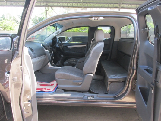 เซฟ โคโรล่าโด 2012 2.8 ดูลาแม๊กซ์  รถสวยมาก ไม่มีจมน้ำ หรือชนหนักเลย โทร 0880002189