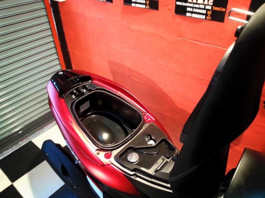 T&amp;T BIKE RAMA2 นำรถป้ายแดงมาขายครับ ยกกับมาจากศูนย์YAMAHA ขายเพียง 72500฿ YAMAHA TRICITY ปี2015 เลขไมล์13 โลแท้ ราคาออกป้ายแดงไม่รวมประกันก็ 84500 ครับ