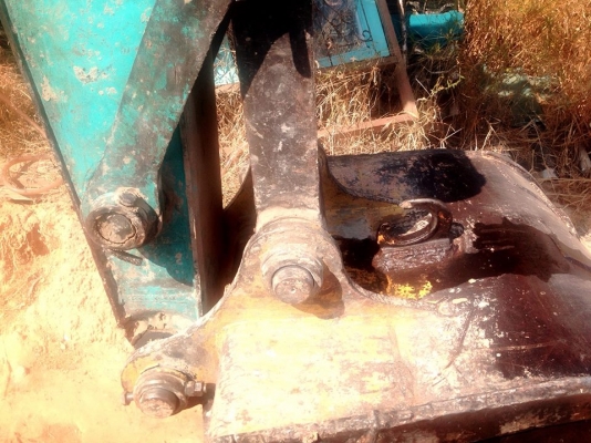 ***ขายแล้วครับขอบคุณ Truck2hand ขายแบคโฮ KOBELCO MARK V(5) SK120 S.No.LP13328 เครื่องเดิม ปั้มเดิม ไฟฟ้าครบ เครื่องดีแรงดี แน่น ปั้มดีแรง ทำงานดี เร็ว คล่องตัว บูมอาร์มสวยไม่มีปะไม่มีดาม บุ้งกี๋ดียังหนา เอวดีแน่น ช่วงล่าง80\% โซ่ดีหนา แทร็กหนาครบ เฟรมดีสวย