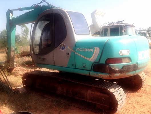 ***ขายแล้วครับขอบคุณ Truck2hand ขายแบคโฮ KOBELCO MARK V(5) SK120 S.No.LP13328 เครื่องเดิม ปั้มเดิม ไฟฟ้าครบ เครื่องดีแรงดี แน่น ปั้มดีแรง ทำงานดี เร็ว คล่องตัว บูมอาร์มสวยไม่มีปะไม่มีดาม บุ้งกี๋ดียังหนา เอวดีแน่น ช่วงล่าง80\% โซ่ดีหนา แทร็กหนาครบ เฟรมดีสวย