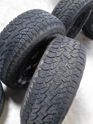 265/70R16 HANKOOK DYNAPRO ATM ชุด 4 ล้อ ใช้งานน้อย ปี 2013 TEL.081-427-3941 265/70R16 HANKOOK DYNAPRO ATM ชุด 4 ล้อ ใช้งานน้อย ปี 2013 TEL.081-427-3941