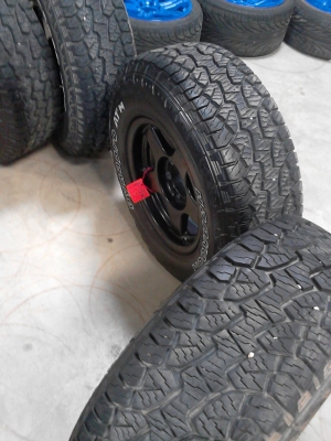 265/70R16 HANKOOK DYNAPRO ATM ชุด 4 ล้อ ใช้งานน้อย ปี 2013 TEL.081-427-3941 265/70R16 HANKOOK DYNAPRO ATM ชุด 4 ล้อ ใช้งานน้อย ปี 2013 TEL.081-427-3941