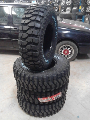 31X10.50R15 KOMODO MT GT RADIAL ยางใหม่ๆ ปี 2014 ชุด 4 ล้อ TEL.081-427-3941 31X10.50R15 KOMODO MT GT RADIAL ยางใหม่ๆ ปี 2014 ชุด 4 ล้อ TEL.081-427-3941