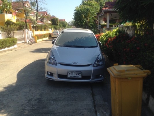 Toyota Wish รุ่นทอป มีซันรูป Toyota Wish รุ่นทอป มีซันรูป