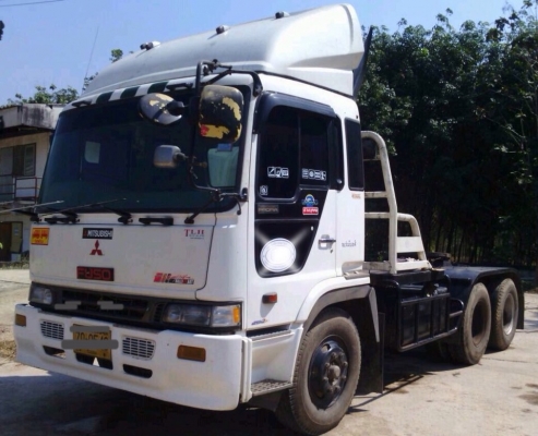 HINO PROFIA 380 HP รถหัวลากสิบล้อ 2 เพลา หางเซมิ 2 คานไม่ดั๊มพ์ คอกเหล็กสูงความยาว 12 เมตรสภาพสวยพร้อมลากพร้อมบรรทุกได้เลยครับ เครื่องแน่นแรงดีสุดๆ ภายในเก๋งคอนโซลสวยครบ CD แอร์ พวงมาลัยเพาเวอร์ ช่วงล่างคัชซีสวยทั้งแม่และหางเซมิ ยางสภาพดีโดยรวมประมาณ 80\%
