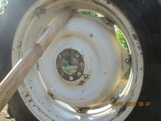 กะทะล้อรถไถฟอร์ดสภาพดีแถมยาง13000เท่านั้นครับ