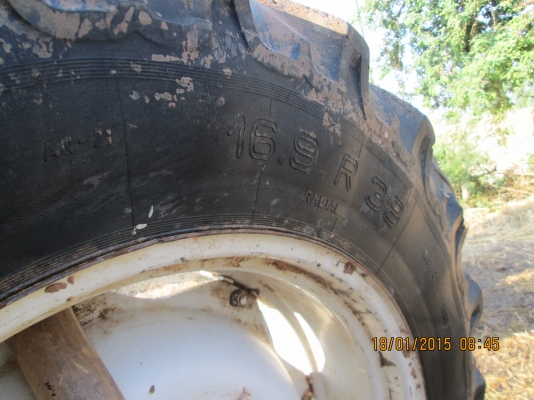 กะทะล้อรถไถฟอร์ดสภาพดีแถมยาง13000เท่านั้นครับ