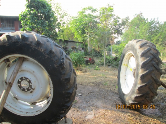 กะทะล้อรถไถฟอร์ดสภาพดีแถมยาง13000เท่านั้นครับ