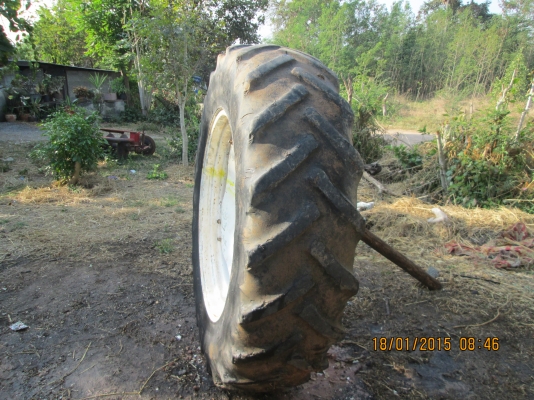 กะทะล้อรถไถฟอร์ดสภาพดีแถมยาง13000เท่านั้นครับ
