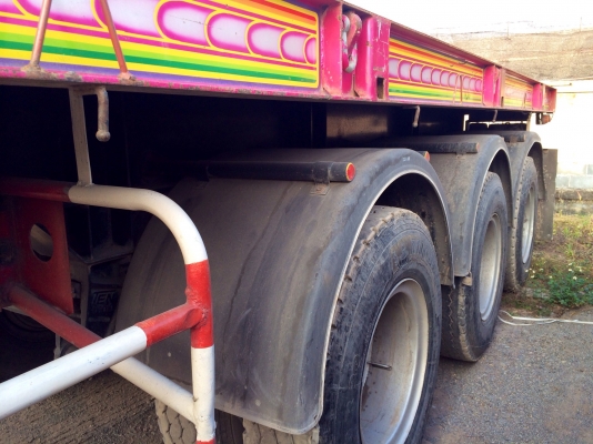 ขายด่วน   หางพื้นเรียบ  สามเพลา  สภาพดีมาก  พอๆกับของใหม่  พร้อมใช้งาน  เอกสารพร้อม