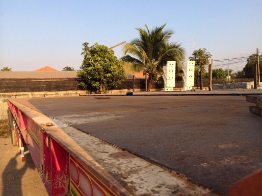 ขายด่วน   หางพื้นเรียบ  สามเพลา  สภาพดีมาก  พอๆกับของใหม่  พร้อมใช้งาน  เอกสารพร้อม