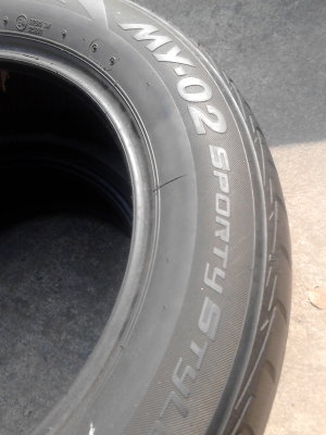 205/60R16 BRIDGESTONE MY-02 sporty style ปี2012 มี 2 เส้น TEL.081-427-3941 205/60R16 BRIDGESTONE MY-02 sporty style ปี2012 มี 2 เส้น TEL.081-427-3941