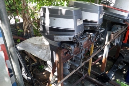 ...เครื่องเรือ YAMAHA 30 แรง 3 สูบ  นำเข้าจากญี่ปุ่น เครื่องติดได้ แต่น้ำไม่ออก ครับ  ต้องเปลี่ยนยางปั๊มน้ำ มี 2 เครื่อง เครื่องละ 27500 ราคาต่อรองได้
