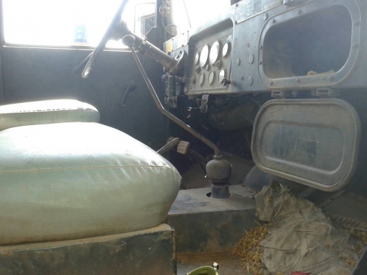 ขายรถ 10 ล้อ 3 เพลา มีวินหน้าด้วย คัสซีสวยจัดตลอดเส้น เครื่องคัมมินส์ ยางเรเดียลเต็มทั้ง 10 เส้น ชุดโอนครบ ราคาต่อรองได้ถ้าจะซื้อ