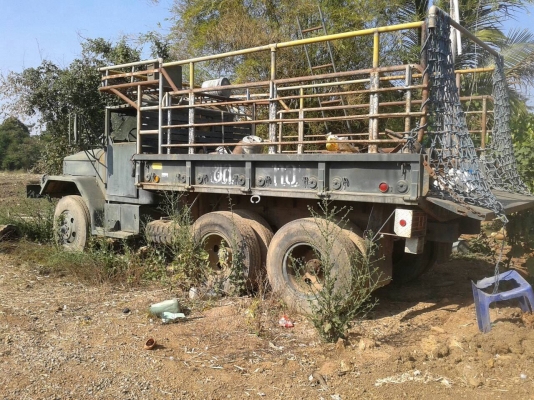 ขายรถ 10 ล้อ 3 เพลา มีวินหน้าด้วย คัสซีสวยจัดตลอดเส้น เครื่องคัมมินส์ ยางเรเดียลเต็มทั้ง 10 เส้น ชุดโอนครบ ราคาต่อรองได้ถ้าจะซื้อ